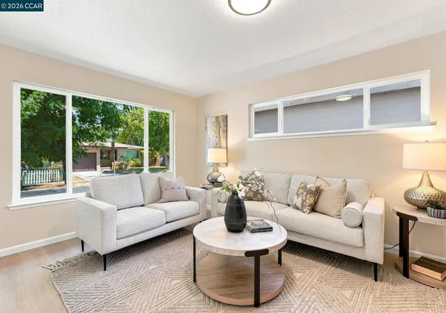 Photo 4 of Single family home for sale at 215 W 12th Street, Pittsburg, CA 94565 | MLS# 41144294 | Listing updated on 2026-09-20
