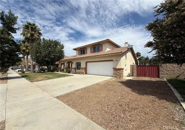 Photo 2 of Sale Pending at 5180 Ravenstone Dr, Hemet, CA 92545 | MLS# CV26163866 | Listing updated on 2026-10-07