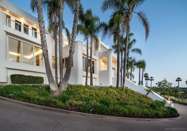 Photo 3 of Mansion for sale at 7402 Cadencia St, Carlsbad, CA 92009 | MLS# 260019416SD | Listing updated on 2026-10-03