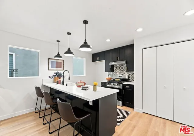 Photo 3 of Condo for sale at 1191 1/2 Crenshaw Blvd, Los Angeles, CA 90019 | MLS# 26869919 | Listing updated on 2026-09-11