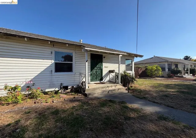 Photo 3 of Condo for sale at 274 Collins, Richmond, CA 94801 | MLS# 41144326 | Listing updated on 2026-09-17