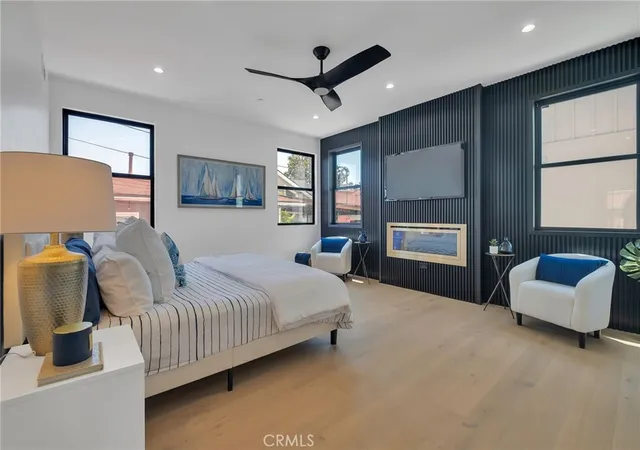 Photo 2 of Townhouse for sale at 520 N Lucia #B, Redondo Beach, CA 90277 | MLS# SB26173199 | Listing updated on 2026-10-02