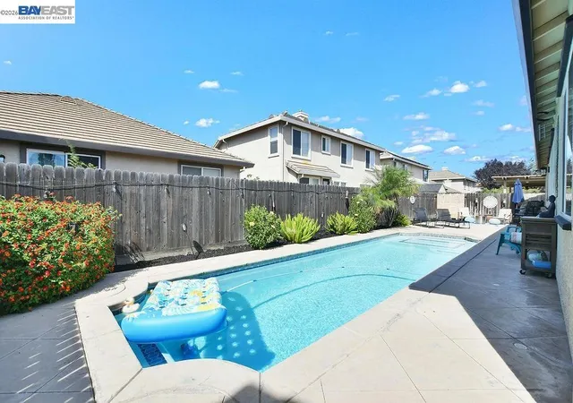 Photo 2 of Single family home for sale at 1312 Tuolumne Way, Oakley, CA 94561 | MLS# 41144339 | Listing updated on 2026-10-07