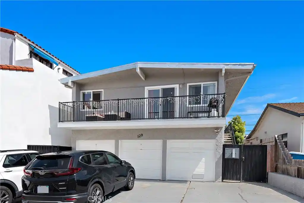 Listing Photo 1 - Condo for sale in 129 Avenida Serra located at 129 Avenida Serra, San Clemente, CA 92672 - Unit 129 Avenida Serra
