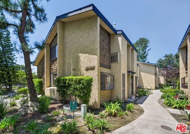 Condo for sale at 12750 Centralia St #148, Lakewood, CA 90715 | MLS# 26870025