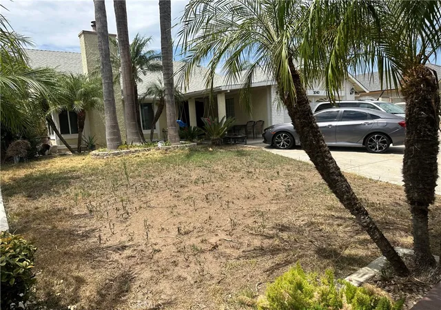 Photo 3 of Sale Pending at 1040 S Alice, Rialto, CA 92376 | MLS# CV26173322 | Listing updated on 2026-09-25