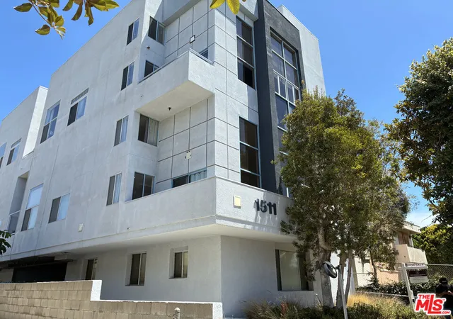 Condo for sale at 1511 16th Street #201, Santa Monica, CA 90404 | MLS# 26869111
