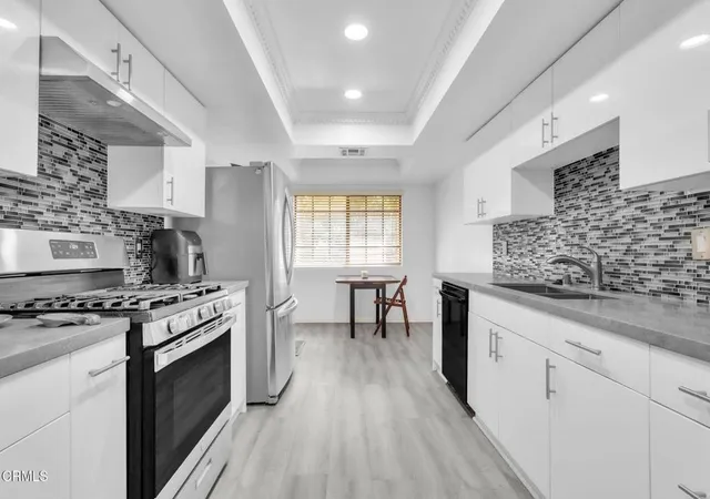 Photo 2 of Condo for sale at 640 S Lake #204, Pasadena, CA 91106 | MLS# P1-28372 | Listing updated on 2026-09-11