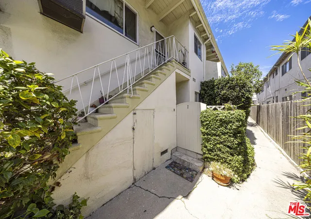 Photo 4 of Multi family home for sale at 3722 Mentone Ave, Los Angeles, CA 90034 | MLS# 26870057 | Listing updated on 2026-09-23