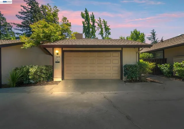 Photo 1 of Townhouse for sale at 1828 Countrywood Ct, Walnut Creek, CA 94598 | MLS# 41144359 | Listing updated on 2026-10-06