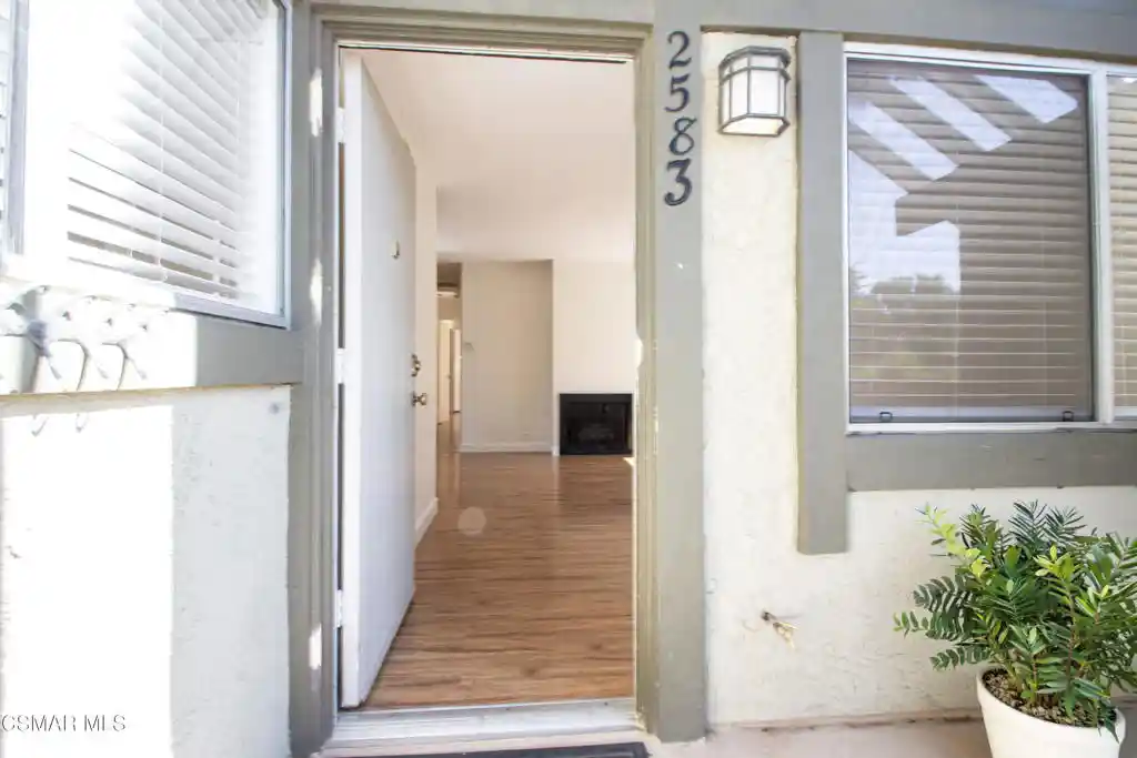 Listing Photo 1 - Condo for sale in 2583 La Paloma Cir located at 2583 La Paloma Cir, Thousand Oaks, CA 91360 - Unit 2583 La Paloma Cir