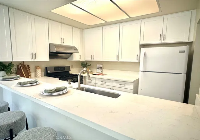 Photo 3 of Condo for sale at 235 S Holliston #118, Pasadena, CA 91106 | MLS# WS26172372 | Listing updated on 2026-09-20