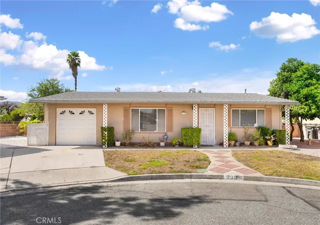 Photo 2 of Single family home for sale at 830 Costo Ln, Hemet, CA 92543 | MLS# CV26166901 | Listing updated on 2026-09-05