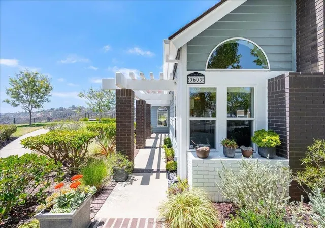 Photo 4 of Single family home for sale at 3603 Lorimer Ln, Encinitas, CA 92024 | MLS# 260019452SD | Listing updated on 2026-10-04