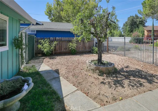 Photo 2 of Single family home for sale at 12623 Shoreview, Clearlake Oaks, CA 95423 | MLS# LC26165017 | Listing updated on 2026-10-05