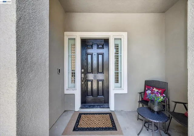 Photo 2 of Single family home for sale at 2661 Zepher Ct, Antioch, CA 94531 | MLS# 41144393 | Listing updated on 2026-10-02