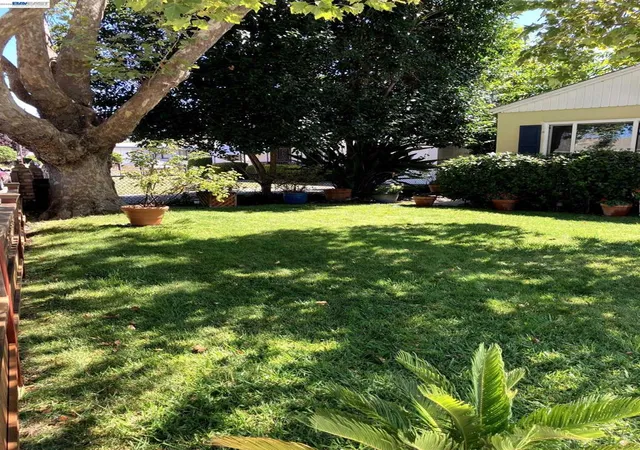 Photo 3 of Single family home for sale at 1066 Maple Ave, Vallejo, CA 94591 | MLS# 41144396 | Listing updated on 2026-10-05