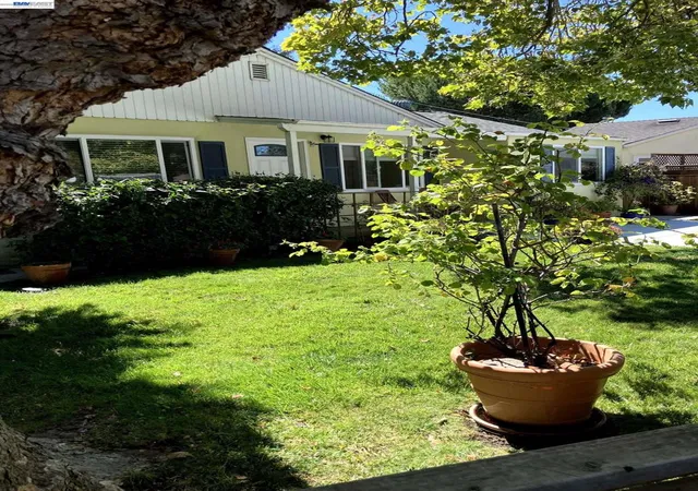 Photo 4 of Single family home for sale at 1066 Maple Ave, Vallejo, CA 94591 | MLS# 41144396 | Listing updated on 2026-10-05