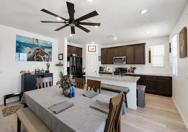 Listing Photo 4 - Condo for sale in building located at 1525 Wildgrove Ave, Vista, CA 92081