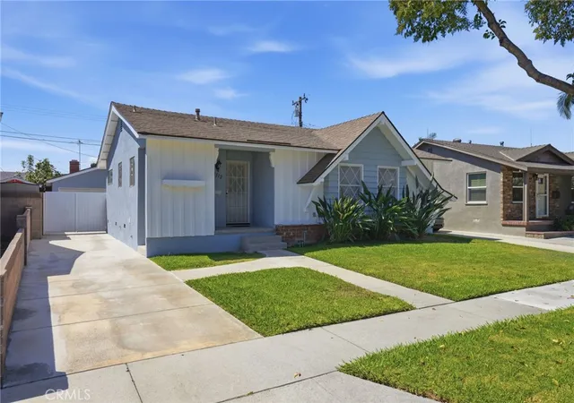 Single family home for sale at 11512 213th, Lakewood, CA 90715 | MLS# PW26170170