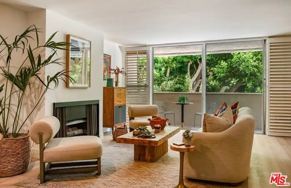 Condo for sale at 11645 Montana Ave #101, Los Angeles, CA 90049 | MLS# 26868781