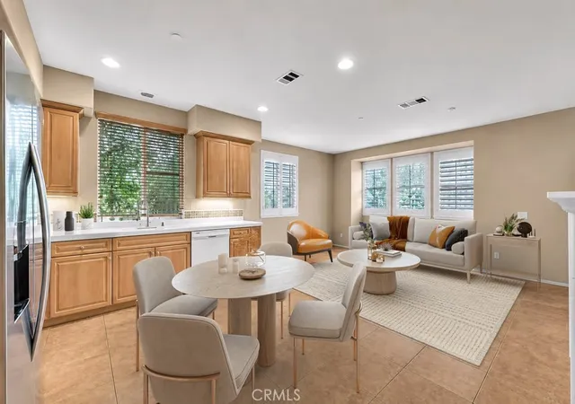 Listing Photo 3 - Condo for sale in building located at 284 Tustin Field Dr, Tustin, CA 92782