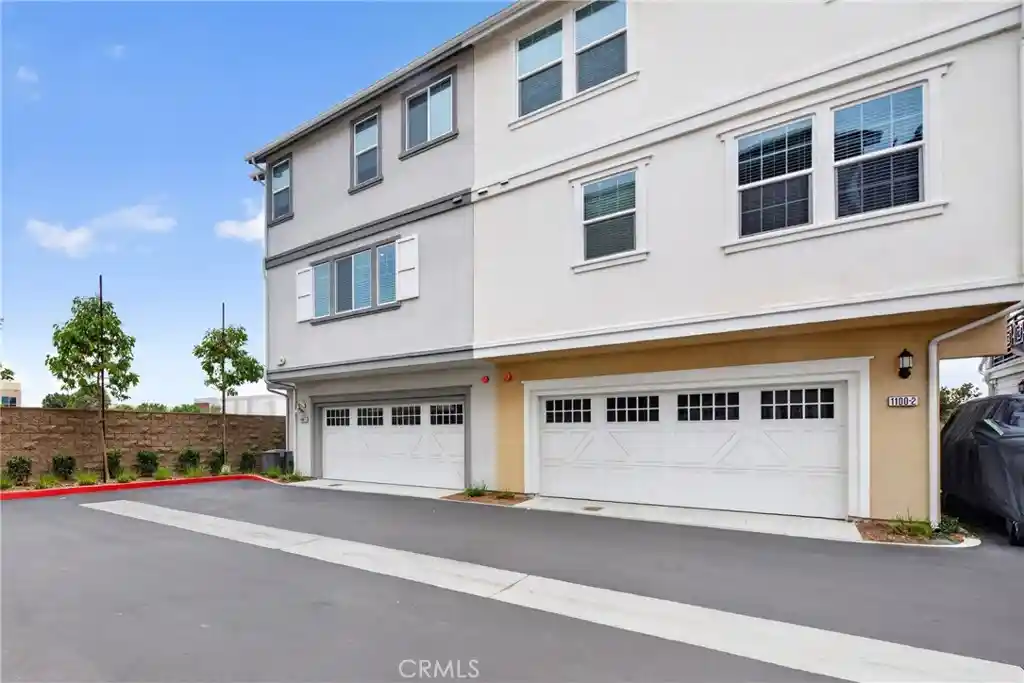 Listing Photo 2 - Condo for sale in 1100 N Anaheim Blvd located at 1100 N Anaheim Blvd, Anaheim, CA 92801 - Unit 1100 N Anaheim Blvd