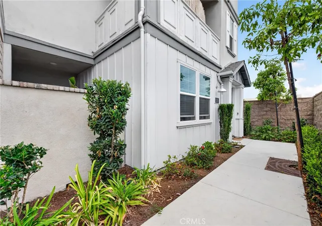 Listing Photo 4 - Condo for sale in building located at 1100 N Anaheim Blvd, Anaheim, CA 92801 - Unit #1