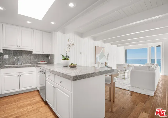 Photo 4 of Single family home for sale at 11840 Beach Clb Way, Malibu, CA 90265 | MLS# 26870227 | Listing updated on 2026-10-29