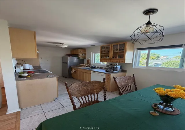 Photo 2 of Condo for sale at 725 Coronado #206, Long Beach, CA 90804 | MLS# PW26171595 | Listing updated on 2026-09-25