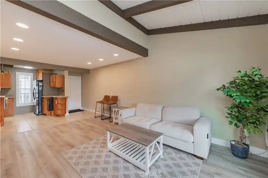 Listing Photo 2 - Condo for sale in 1000 W Macarthur Blvd located at 1000 W Macarthur Blvd, Santa Ana, CA 92707 - Unit #13