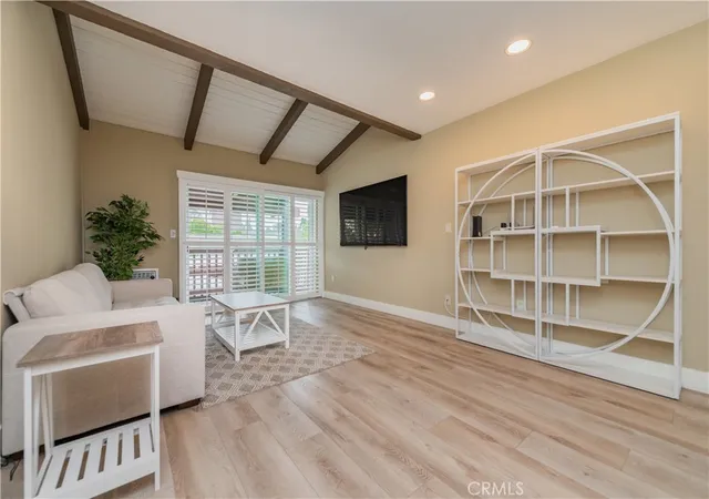 Listing Photo 5 - Condo for sale in building located at 1000 W Macarthur Blvd, Santa Ana, CA 92707 - Unit #13