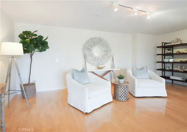 Listing Photo 1 - Condo for sale in building located at 6526 Ocean Crest, Rancho Palos Verdes, CA 90275 - Unit #A215