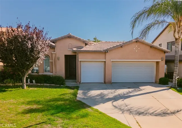 Single family home for sale at 371 Plateau Pkwy, Perris, CA 92570 | MLS# SW26173985