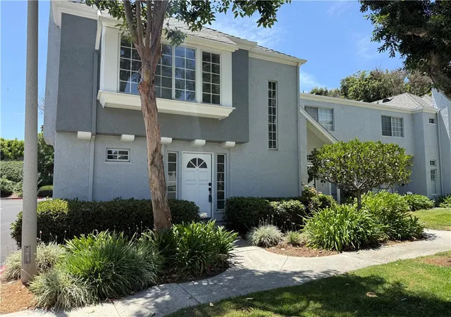Photo 2 of Townhouse for sale at 28221 Paseo El Siena, Laguna Niguel, CA 92677 | MLS# RS26162376 | Listing updated on 2026-10-28