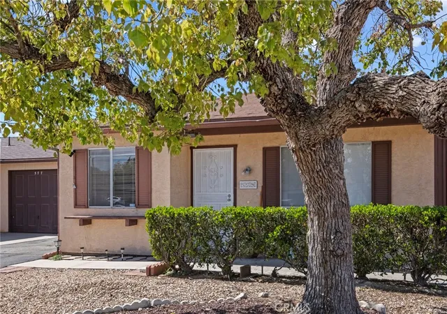 Photo 3 of Single family home for sale at 579 Corona, Hemet, CA 92545 | MLS# SW26173339 | Listing updated on 2026-10-05