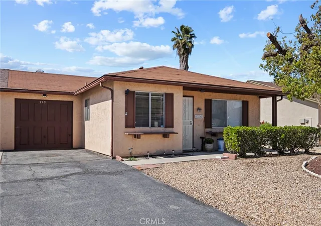 Photo 4 of Single family home for sale at 579 Corona, Hemet, CA 92545 | MLS# SW26173339 | Listing updated on 2026-10-05