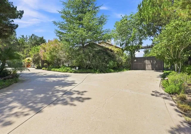 Photo 3 of Single family home for sale at 3501 Lone Hl Ln, Encinitas, CA 92024 | MLS# 260019526SD | Listing updated on 2026-09-13