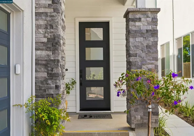 Photo 3 of Single family home for sale at 207 Bisque Ct, San Ramon, CA 94583 | MLS# 41144468 | Listing updated on 2026-09-30