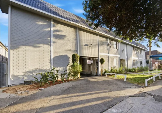 Photo 3 of Sale Pending at 14542 Saticoy, Van Nuys, CA 91405 | MLS# OC26160592 | Listing updated on 2026-09-13