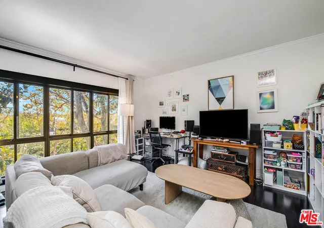 Listing Photo 5 - Condo for sale in building located at 631 Wilcox Ave, Los Angeles, CA 90004 - Unit #3F