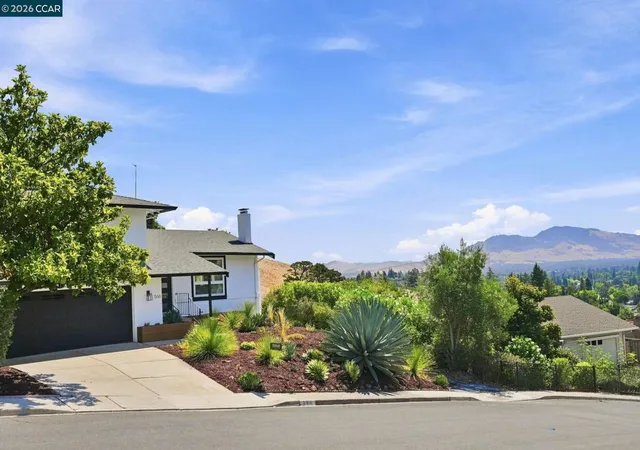 Photo 2 of Single family home for sale at 566 Webster Dr, Martinez, CA 94553 | MLS# 41144477 | Listing updated on 2026-10-09