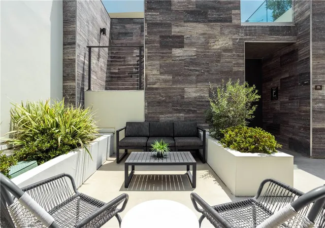 Photo 1 of Sale Pending at 380 Cordova St #406, Pasadena, CA 91101 | MLS# PF26174484 | Listing updated on 2026-09-21