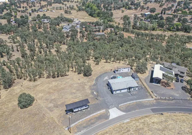 Photo 3 of Manufactured home for sale at 1464 Papoose Dr, Copperopolis, CA 95228 | MLS# 41144484 | Listing updated on 2026-09-29