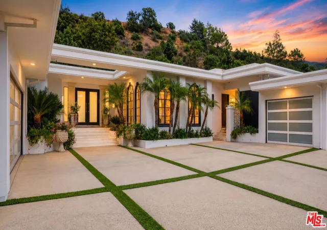 Photo 3 of Single family home for sale at 1856 Loma Vista Dr, Beverly Hills, CA 90210 | MLS# 26869995 | Listing updated on 2026-09-13