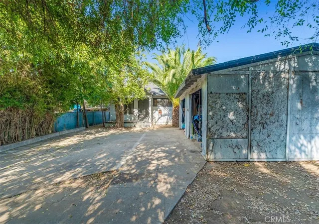 Photo 1 of Single family home for sale at 2081 Summit, Altadena, CA 91001 | MLS# AR26174438 | Listing updated on 2026-10-11