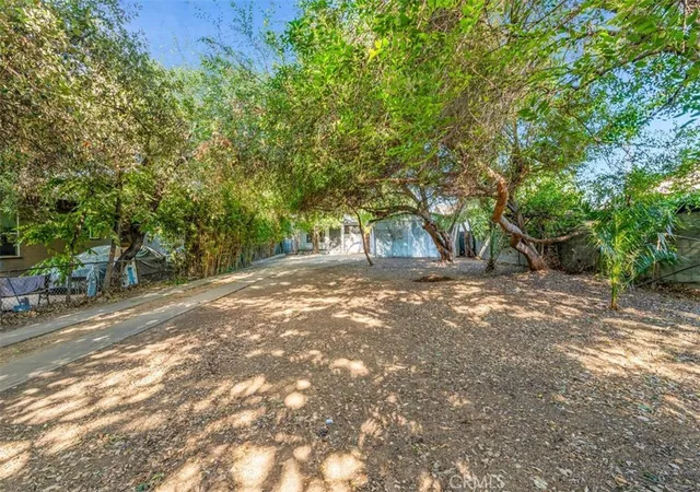 Photo 3 of Single family home for sale at 2081 Summit, Altadena, CA 91001 | MLS# AR26174438 | Listing updated on 2026-10-11