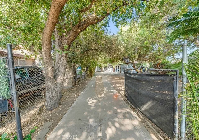 Photo 3 of Single family home for sale at 2081 Summit, Altadena, CA 91001 | MLS# AR26174438 | Listing updated on 2026-10-11