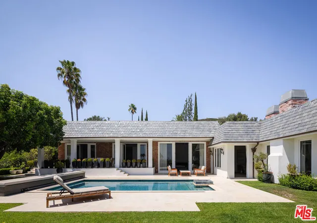 Photo 1 of Mansion for sale at 520 Stonewood Dr, Beverly Hills, CA 90210 | MLS# 26870403 | Listing updated on 2026-09-21