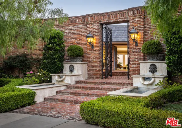 Photo 3 of Mansion for sale at 520 Stonewood Dr, Beverly Hills, CA 90210 | MLS# 26870403 | Listing updated on 2026-09-21